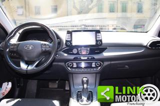 HYUNDAI i30 usata, con Hill holder