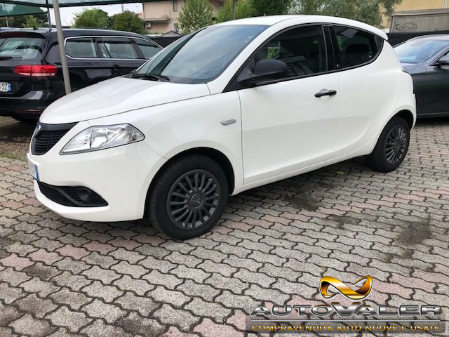 LANCIA Ypsilon usata, con Airbag
