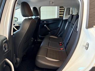 PEUGEOT 2008 usata, con Volante multifunzione