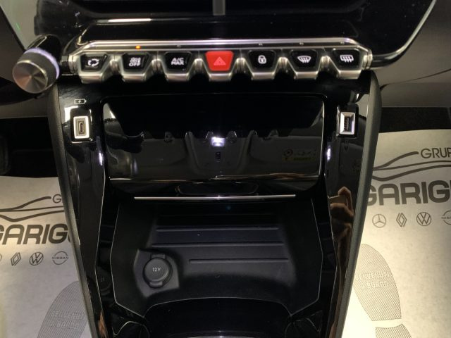 PEUGEOT 2008 usata, con Interni in pelle