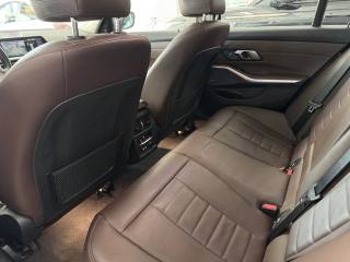 BMW 320 usata, con Fari Xenon