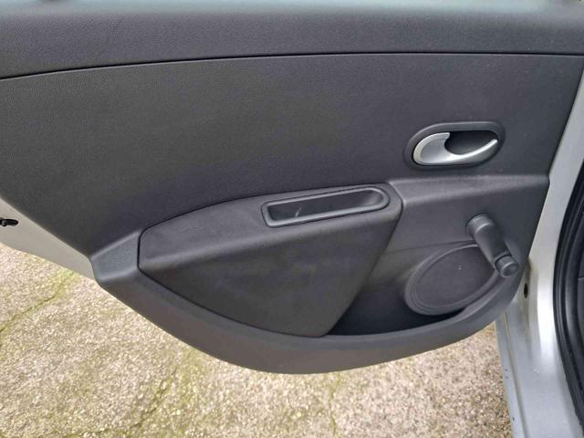 RENAULT Clio usata 21