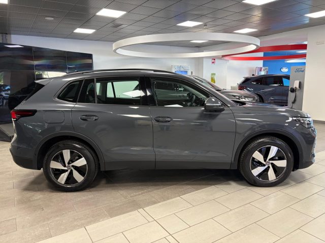 VOLKSWAGEN Tiguan usata, con USB