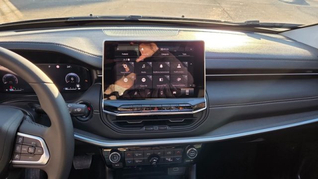 JEEP Compass usata, con Leve al volante