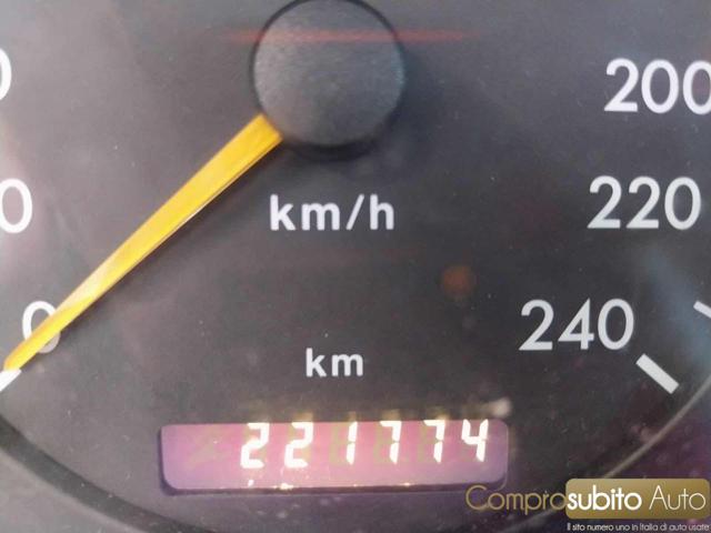 MERCEDES-BENZ ML 270 usata, con Sedile posteriore sdoppiato