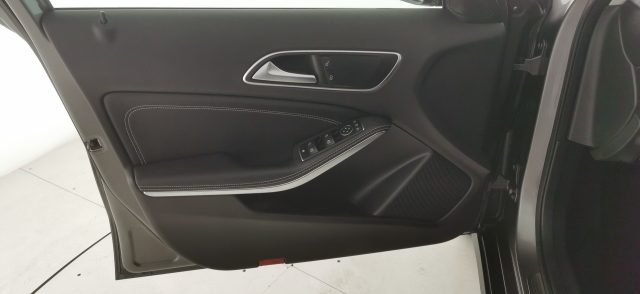 MERCEDES-BENZ GLA 200 usata 51