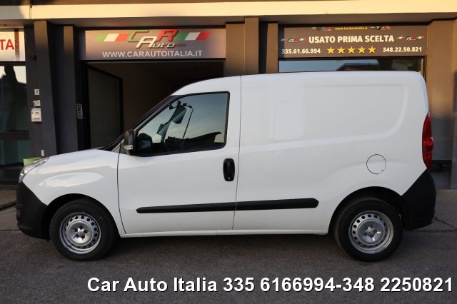 OPEL Combo usata, con Airbag