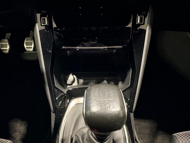 PEUGEOT 208 usata, con Touch screen