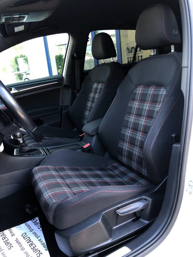 VOLKSWAGEN Golf GTI usata, con Sensori di parcheggio anteriori