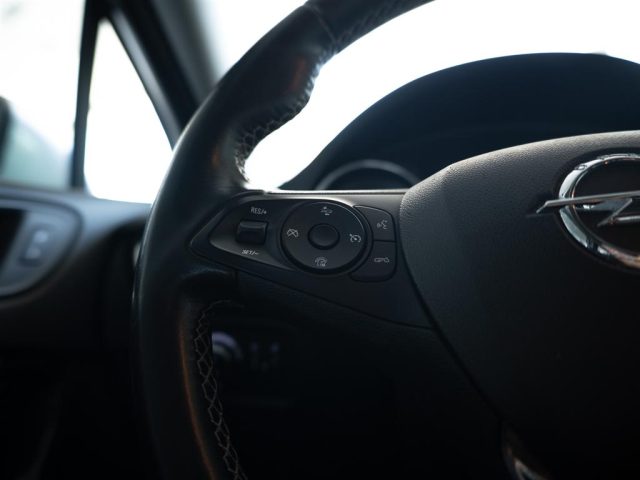 OPEL Astra usata, con Servosterzo