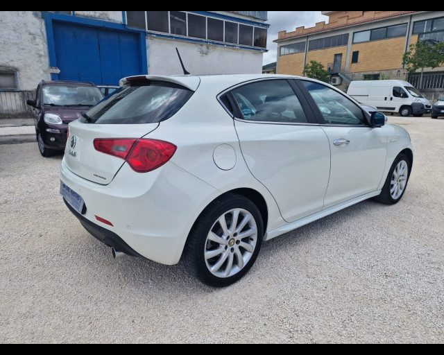 ALFA ROMEO Giulietta usata, con Volante in pelle