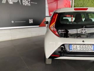 TOYOTA Aygo usata, con Specchietti laterali elettrici