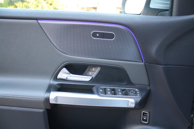 MERCEDES-BENZ EQB usata, con Frenata d