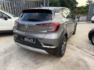 RENAULT Captur usata, con Autoradio