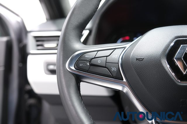 RENAULT Clio usata, con Fari LED