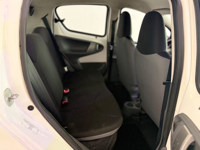 TOYOTA Aygo usata 11