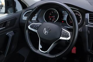 VOLKSWAGEN Tiguan usata, con Sensori di parcheggio anteriori