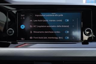 VOLKSWAGEN Golf usata, con Hill holder
