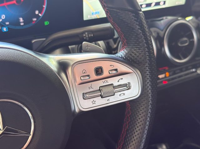 MERCEDES-BENZ GLB 200 usata, con Bracciolo