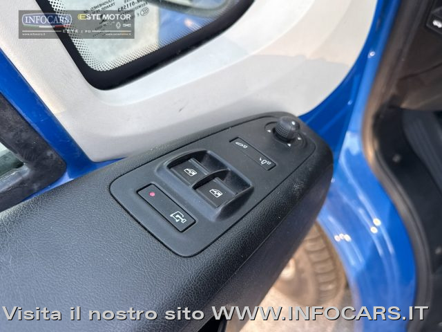 PEUGEOT Boxer usata, con USB