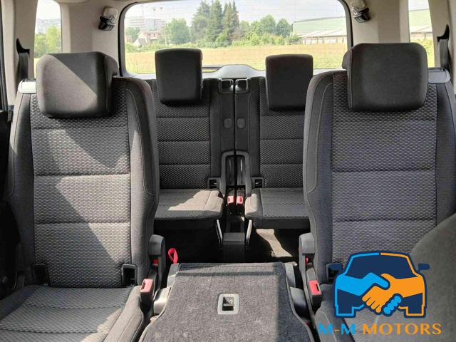 VOLKSWAGEN Touran usata, con Bluetooth