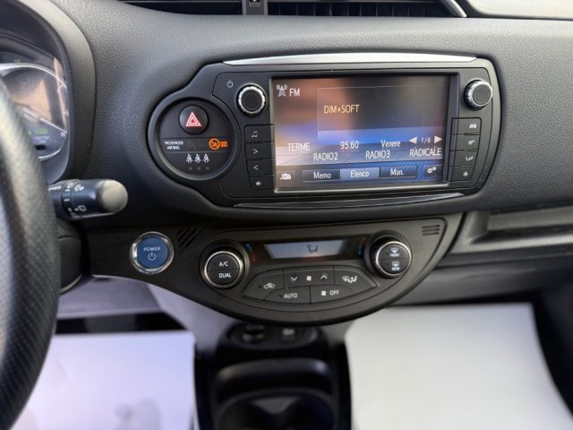 TOYOTA Yaris usata 17