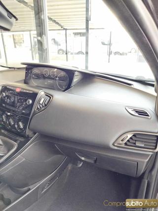 LANCIA Ypsilon usata, con Park Distance Control
