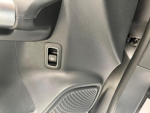 MERCEDES-BENZ GLB 200 usata, con Chiusura centralizzata