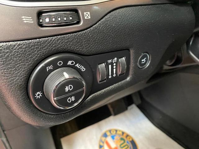 JEEP Cherokee usata, con Autoradio