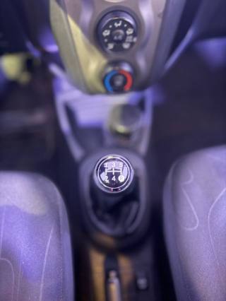 TOYOTA Yaris usata 12