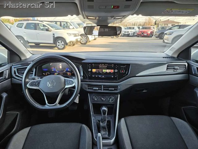 VOLKSWAGEN Taigo usata, con USB