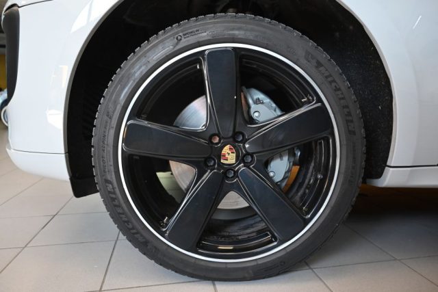 PORSCHE Macan usata 16