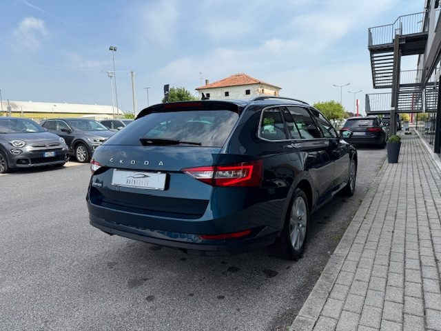 SKODA Superb usata, con Boardcomputer