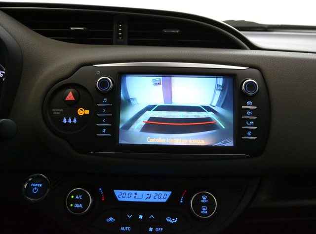 TOYOTA Yaris usata, con Cerchi in lega