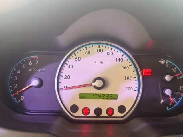 HYUNDAI i10 usata 16