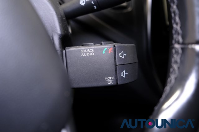 RENAULT Captur usata, con Volante multifunzione