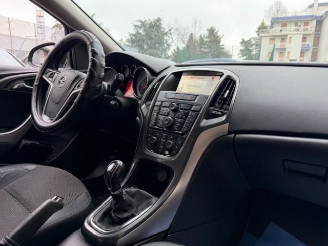 OPEL Astra usata, con Volante multifunzione