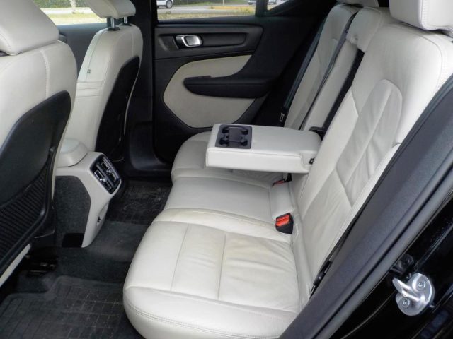 VOLVO XC40 usata, con Sensori di parcheggio posteriori