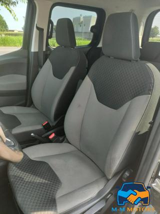 FORD Tourneo Courier usata, con Park Distance Control