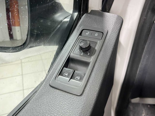 VOLKSWAGEN Transporter usata 17