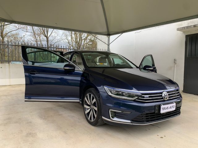 VOLKSWAGEN Passat usata, con Telecamera per parcheggio assistito