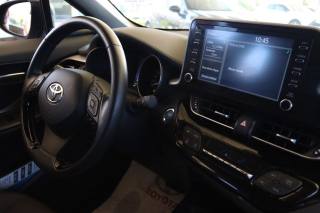 TOYOTA C-HR usata, con Telecamera per parcheggio assistito
