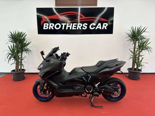 YAMAHA T-Max 560 usata 0
