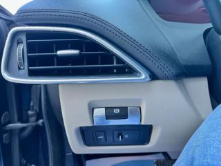 JAGUAR XE usata, con Autoradio