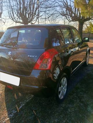 SUZUKI Swift usata, con Autoradio