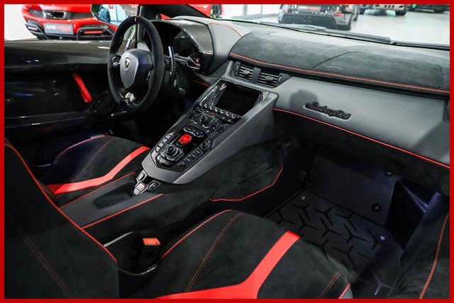 LAMBORGHINI Aventador usata, con USB