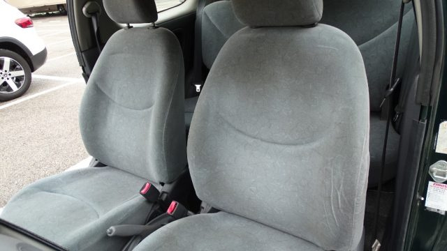 TOYOTA Yaris usata 49