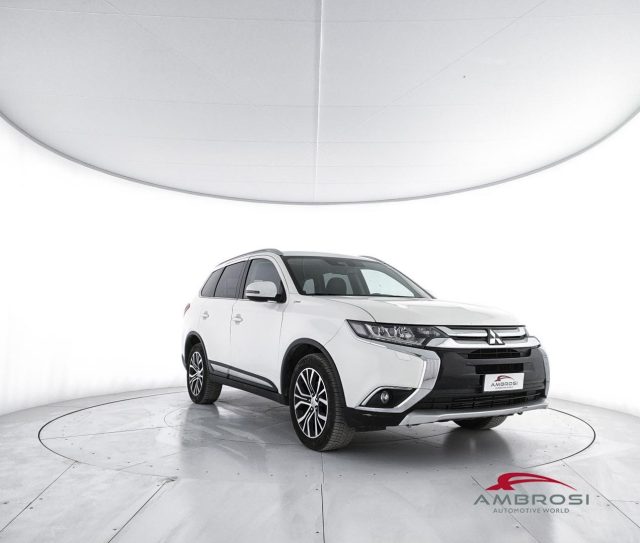 MITSUBISHI Outlander usata 1