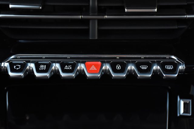 PEUGEOT 208 usata, con Sistema di navigazione