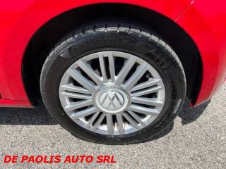 VOLKSWAGEN up! usata, con Autoradio digitale